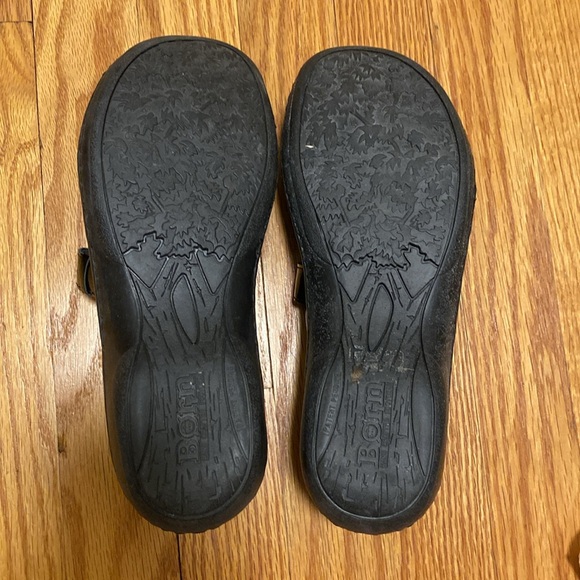 BORN Patent Leather Mary Jane’s, 7/38 - Picture 4 of 10